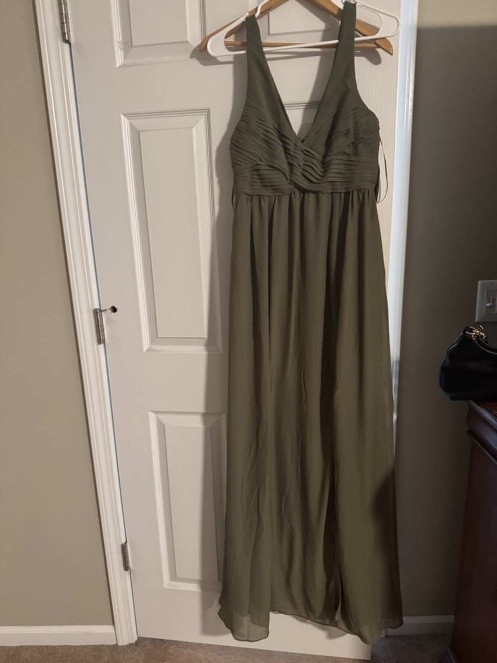 Sleeveless Olive Chiffon Maxi Dress with Ruched Bodice - Picture 3 of 3
